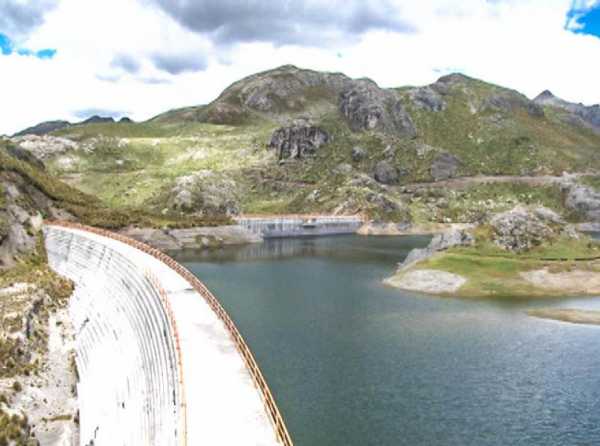 La armonía del agua con la minería y la agricultura