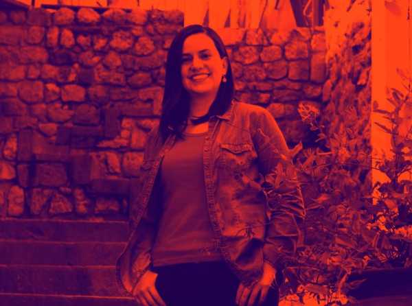 La trayectoria pol&iacute;tica de Ver&oacute;nika Mendoza