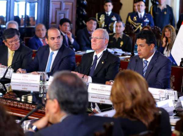 De tecnócratas, lobistas, políticos y demagogos