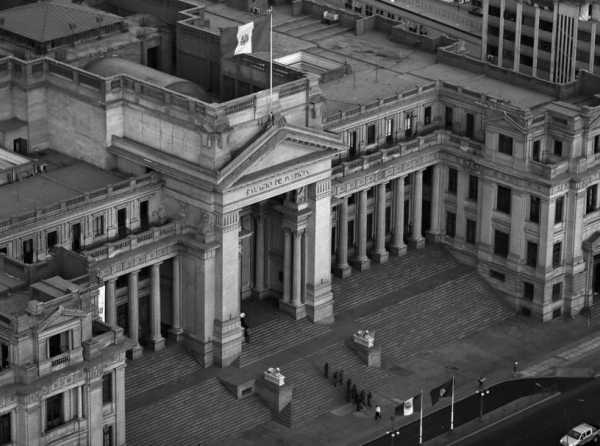 La corrupción en democracia es más peligrosa