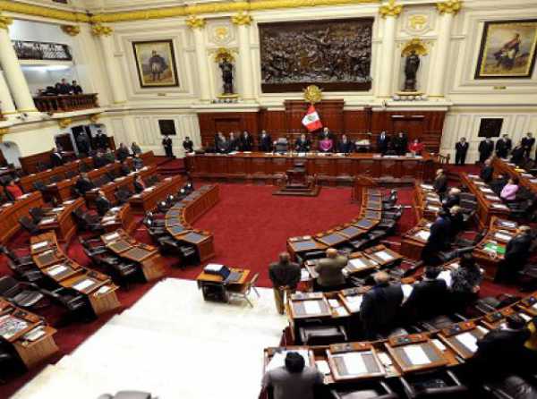 ¿Mejor licenciamos al Congreso?