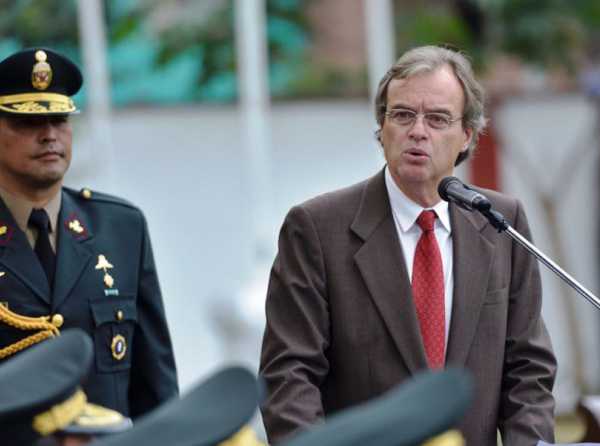 Guerra avisada no mata gente