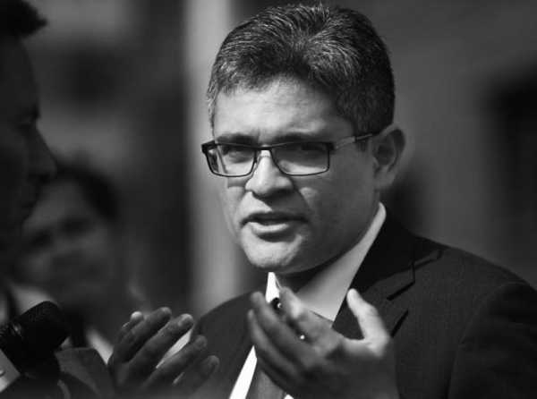 El fiscal plagiador ya tiene quien lo encubra