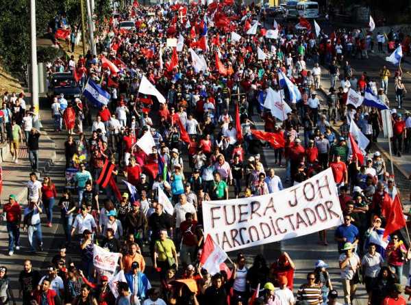 Honduras huye hacia el capitalismo