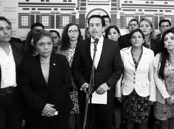 Entre la derrota y la victoria