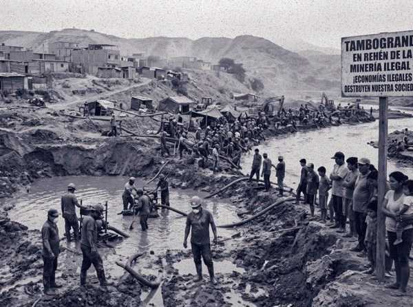 Tambogrande, reh&eacute;n de la miner&iacute;a ilegal