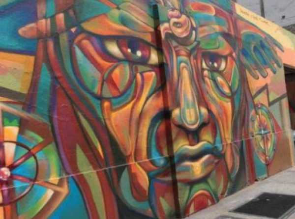 Pintar murales, subir a combis