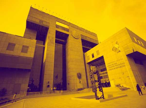 Elefantiásico edificio con depredadores presupuestales