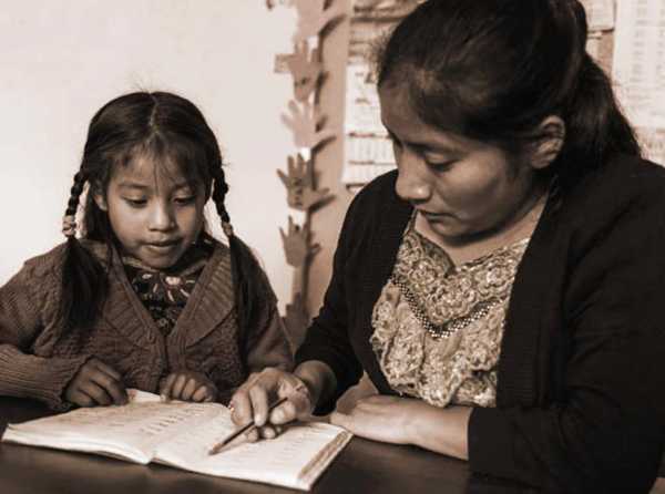 La crisis de la ense&ntilde;anza de lenguas originarias en el Per&uacute;