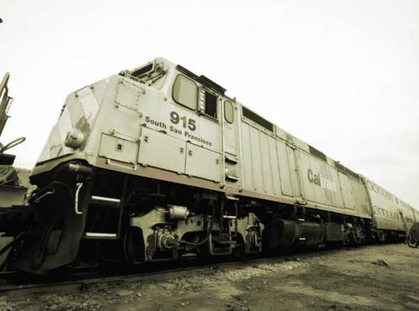 El tren que incomoda porque avanza