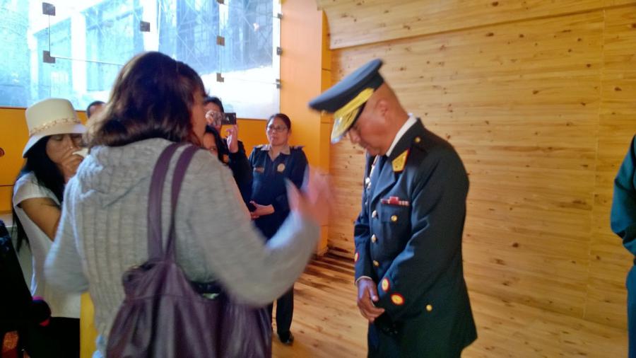 ¡Sí señor, a la población se la respeta!