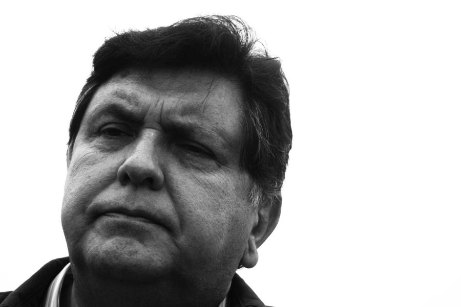 ¿Encuestas y campaña contra García?