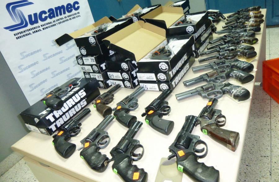 Armas: ¿quien le pone cascabel al gato?