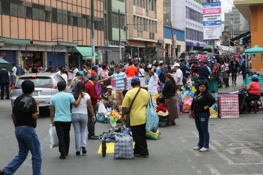 Candidatos sin instituciones