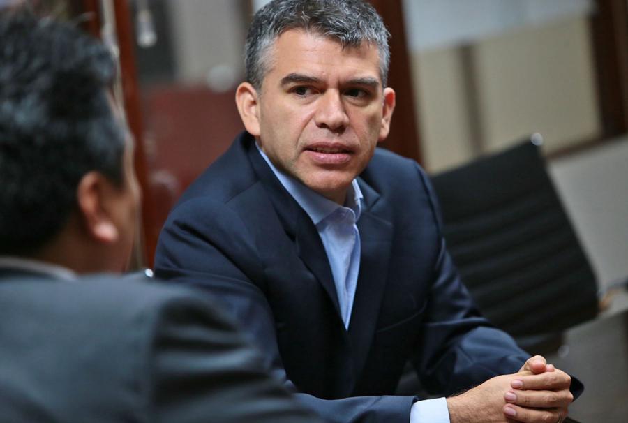 El frágil ascenso de Guzmán