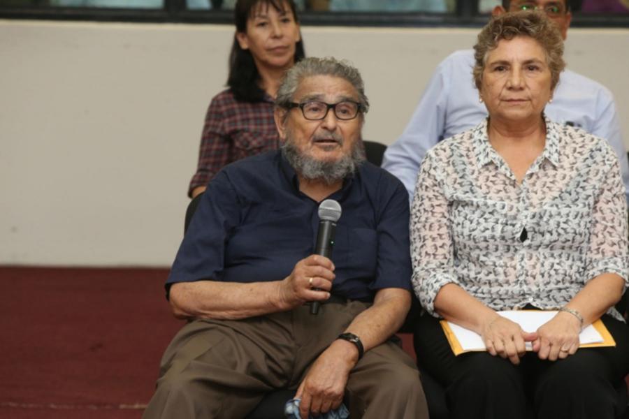 La democracia y el senderismo político