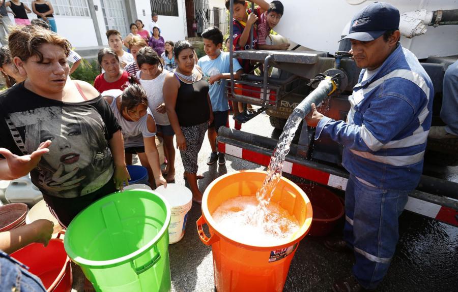 El agua hace agua