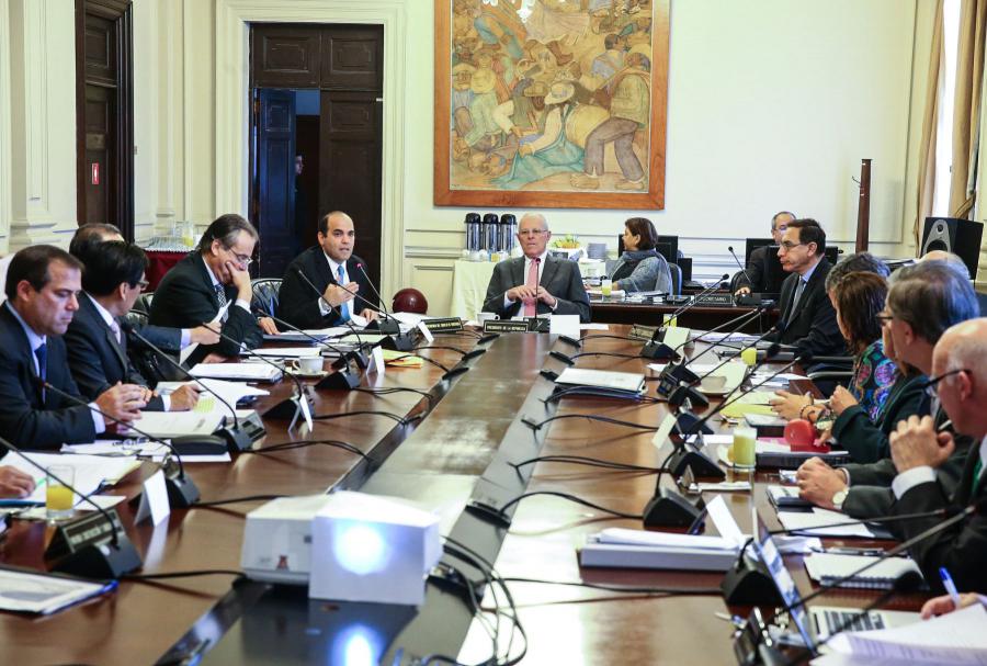 A REMAR QUE TE REVUELCA LA OLA