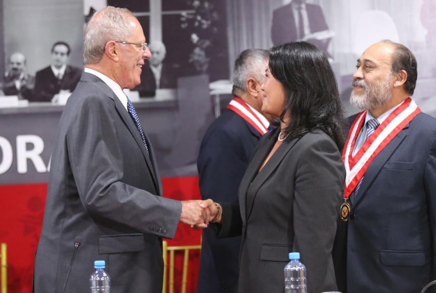 Cohabitaci&oacute;n pol&iacute;tica forzosa, gobernabilidad y gobernanza