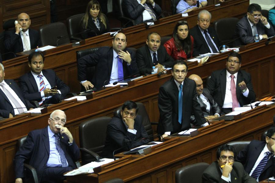 ¿Le tiende el gobierno una trampa al fujimorismo?