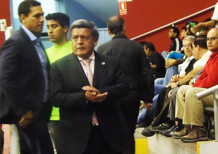 ¿Solo raza y plata?