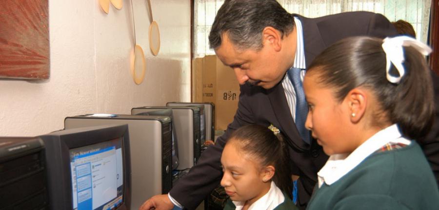 Educación: ¿servidor del pasado en copa nueva?
