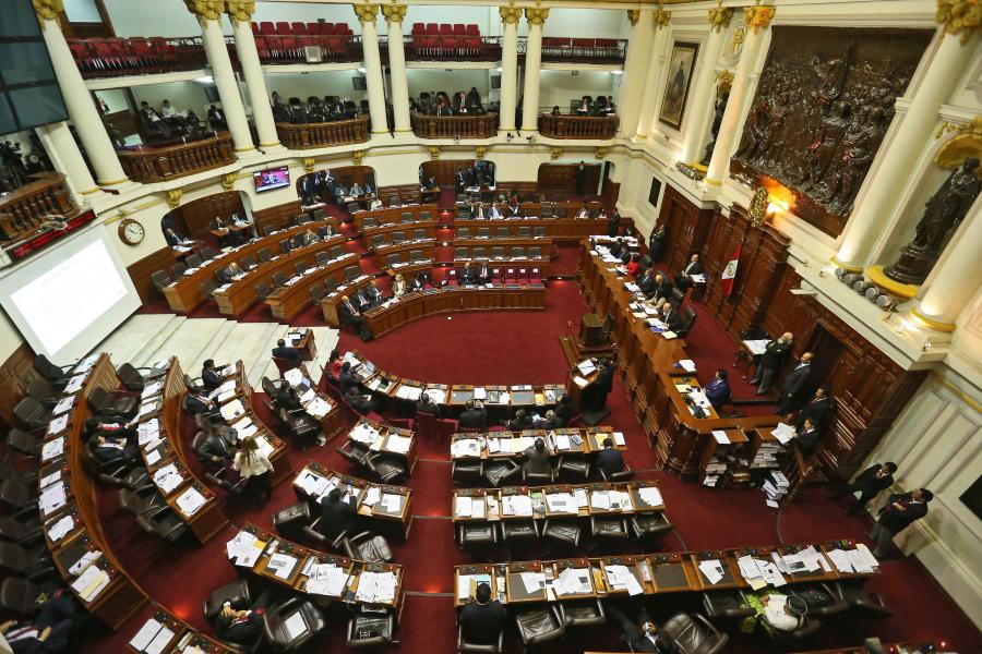 Los políticos deben estar a la altura de los problemas que crean
