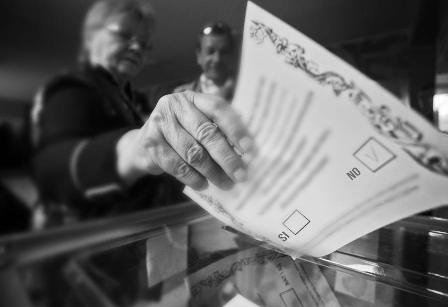 Hacia el precipicio: el refer&eacute;ndum y la mayor&iacute;a