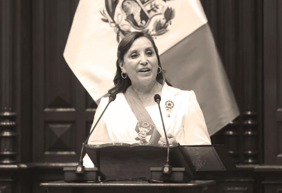 Dina Boluarte y su parafernalia
