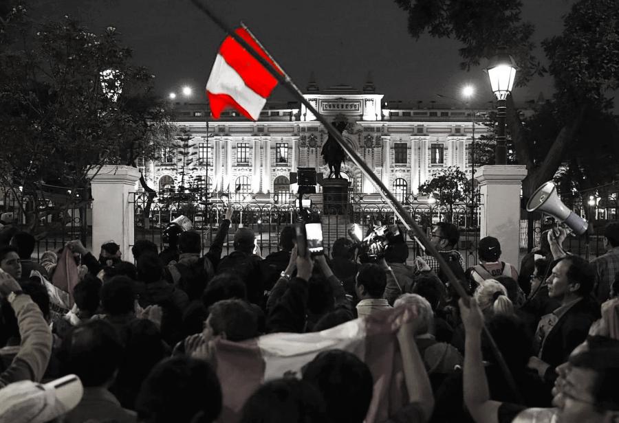 Entre el discurso y la acción