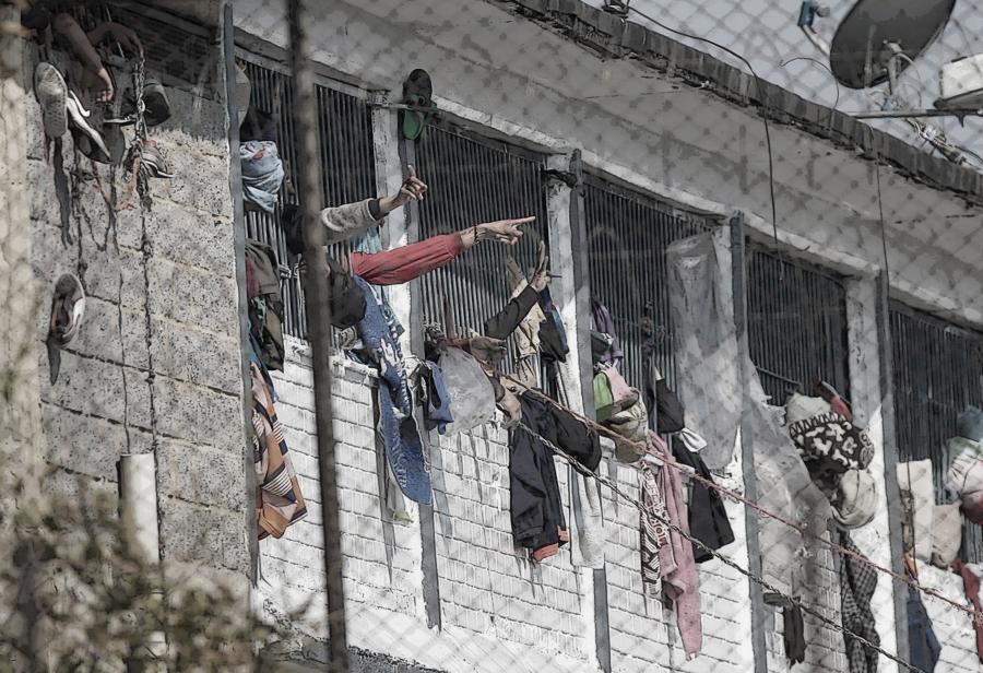 Ojos bien cerrados: La catástrofe humanitaria en los penales