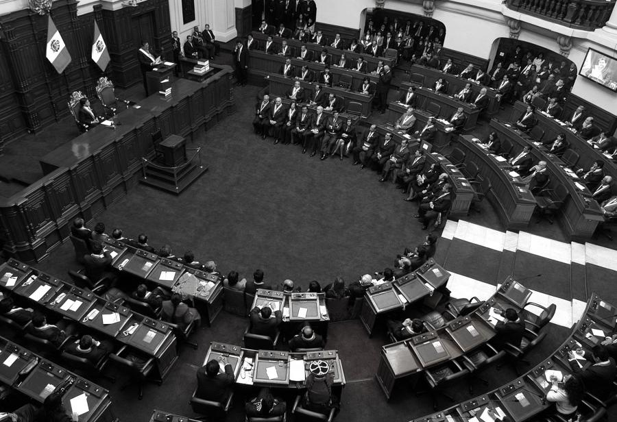 Cambio político, Constitución y Gobierno