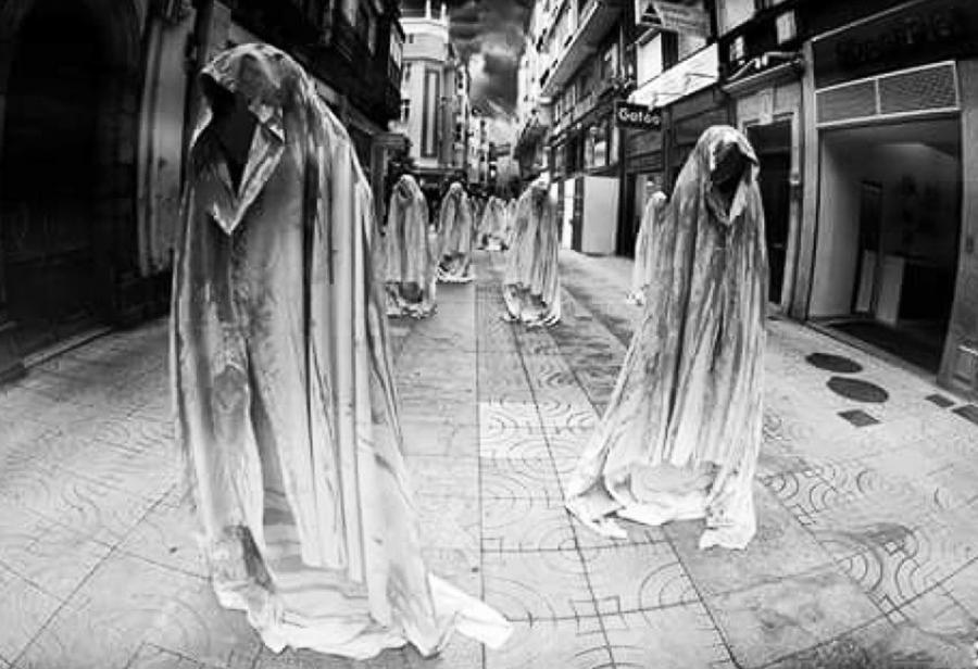 El torpe oficio de inventar fantasmas