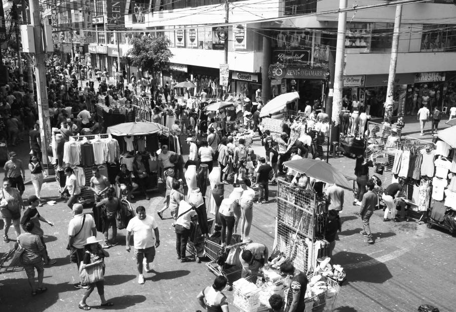 Los peruanos a los que Castillo ignora