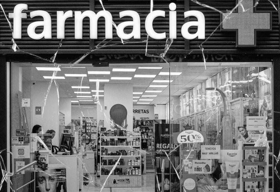 Farmacias, boticas y barreras burocráticas