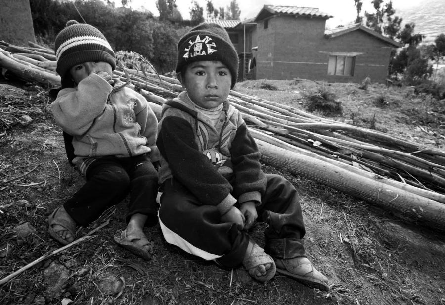 ¡Antimineros contra pobres del Perú!