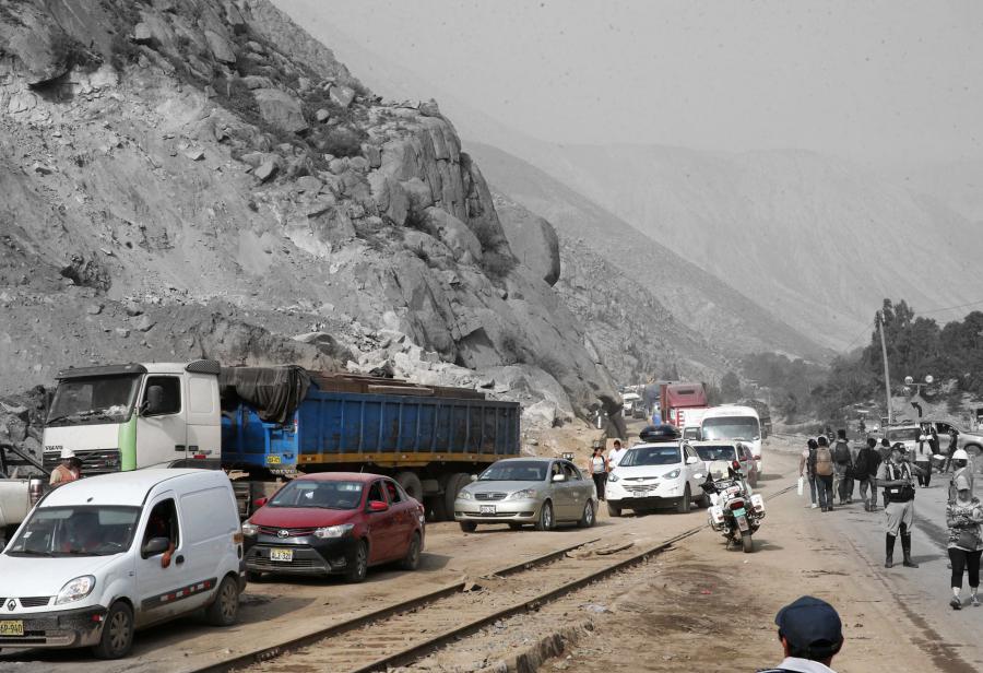 Pobres con reservas, pero sin carreteras