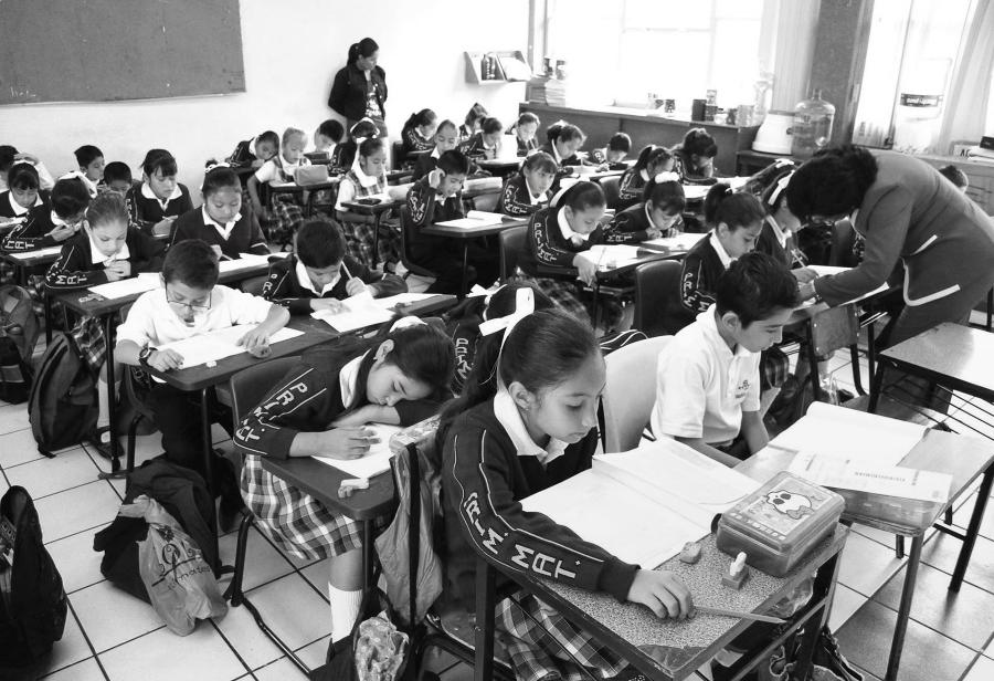 Congreso contra meritocracia en escuela pública