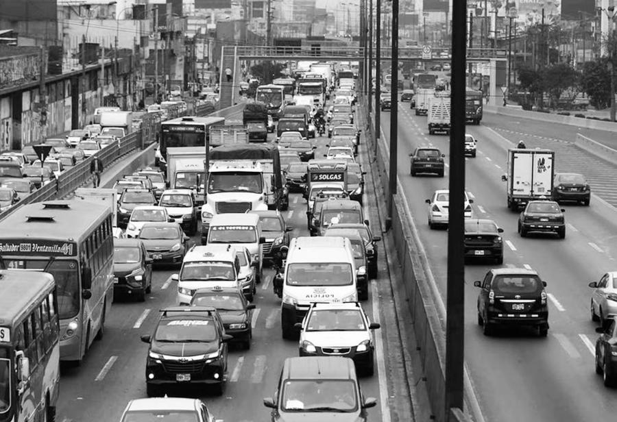 ¡El sistema de transporte en Lima está en crisis total!