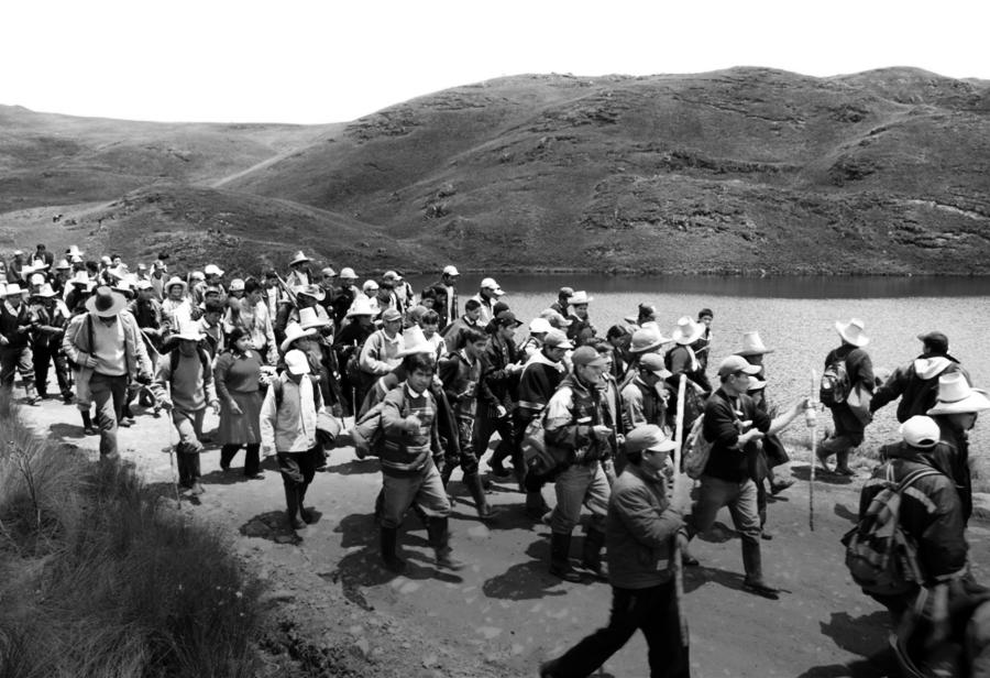 Antimineros se reagrupan en contra de Tía María