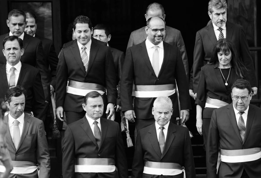 ¿El Gabinete de dos alas se entrampará?
