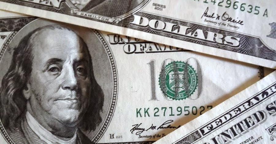 El dólar agujereado