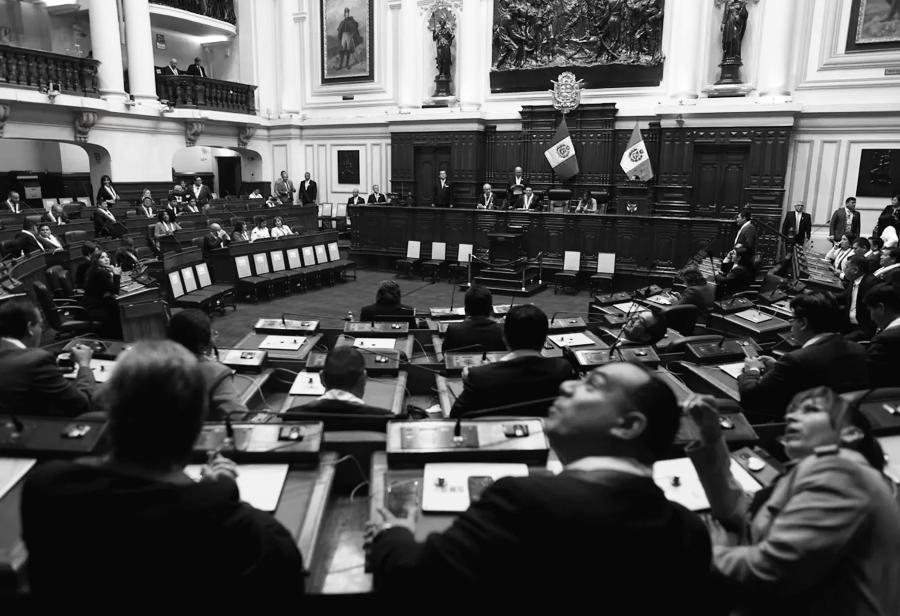 Per&uacute; y su parlamentarismo de facto