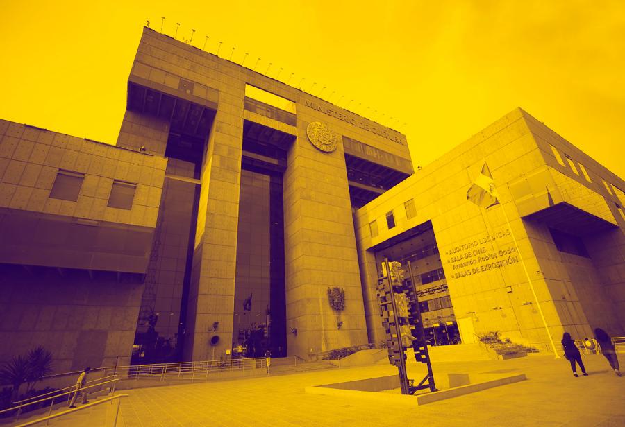 Elefantiásico edificio con depredadores presupuestales