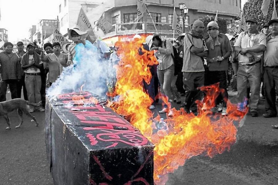 ¡El radicalismo en ofensiva contra el Perú!