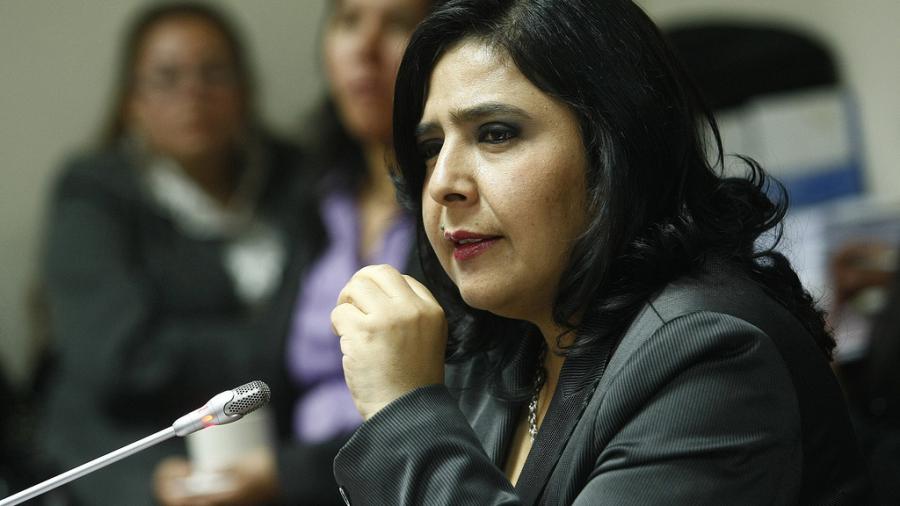 Aplausos para Ana Jara