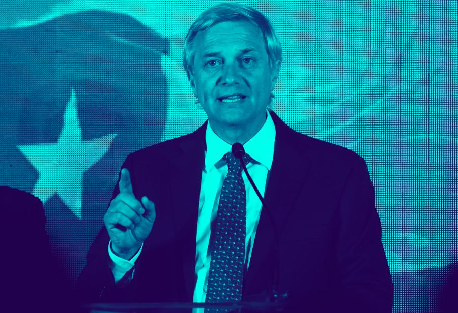 Jos&eacute; Antonio Kast en terreno abrupto