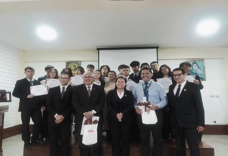 Hosanna y su taller de investigación